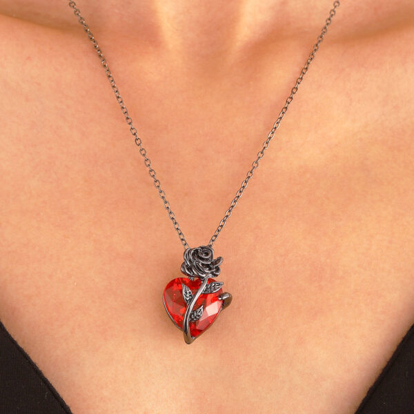 Punk Rose Love Necklace Fashion Personality Heart-shaped Clavicle Chain Pendant Necklace For Valentine's Day - Image 7